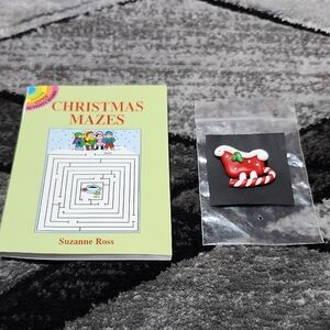 VINTAGE HANDCRAFTED SANTA'S SLEIGH BROOCH PIN & 1996 SUZANNE ROSS CHRISTMAS MAZE
